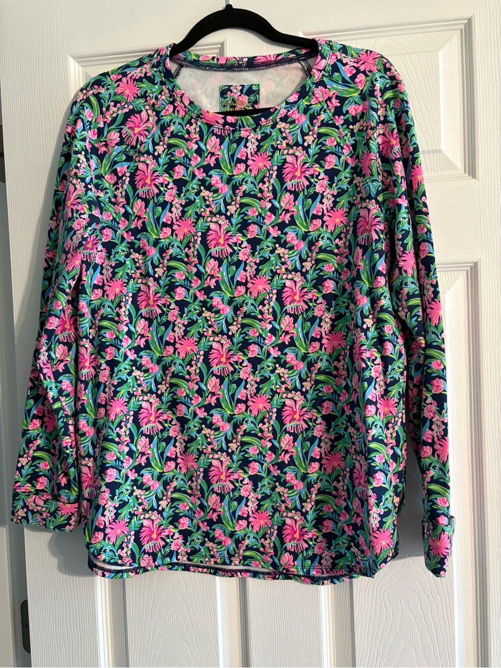 Lilly Pulitzer size medium Floral Crewneck Pullover in Pink & Navy EUC